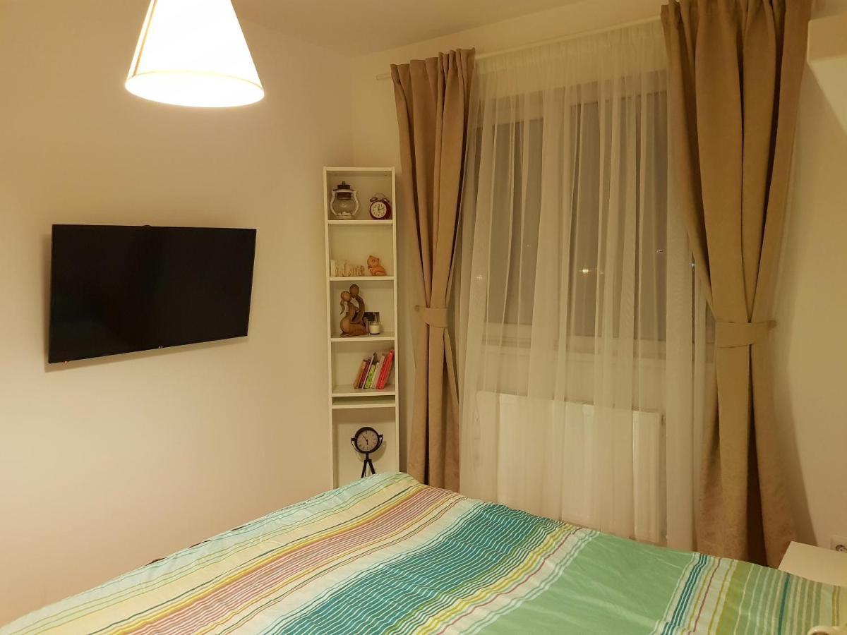 Cozy Apartament 3 Min To Subway 24H7 Check In Popesti-Leordeni Exterior photo