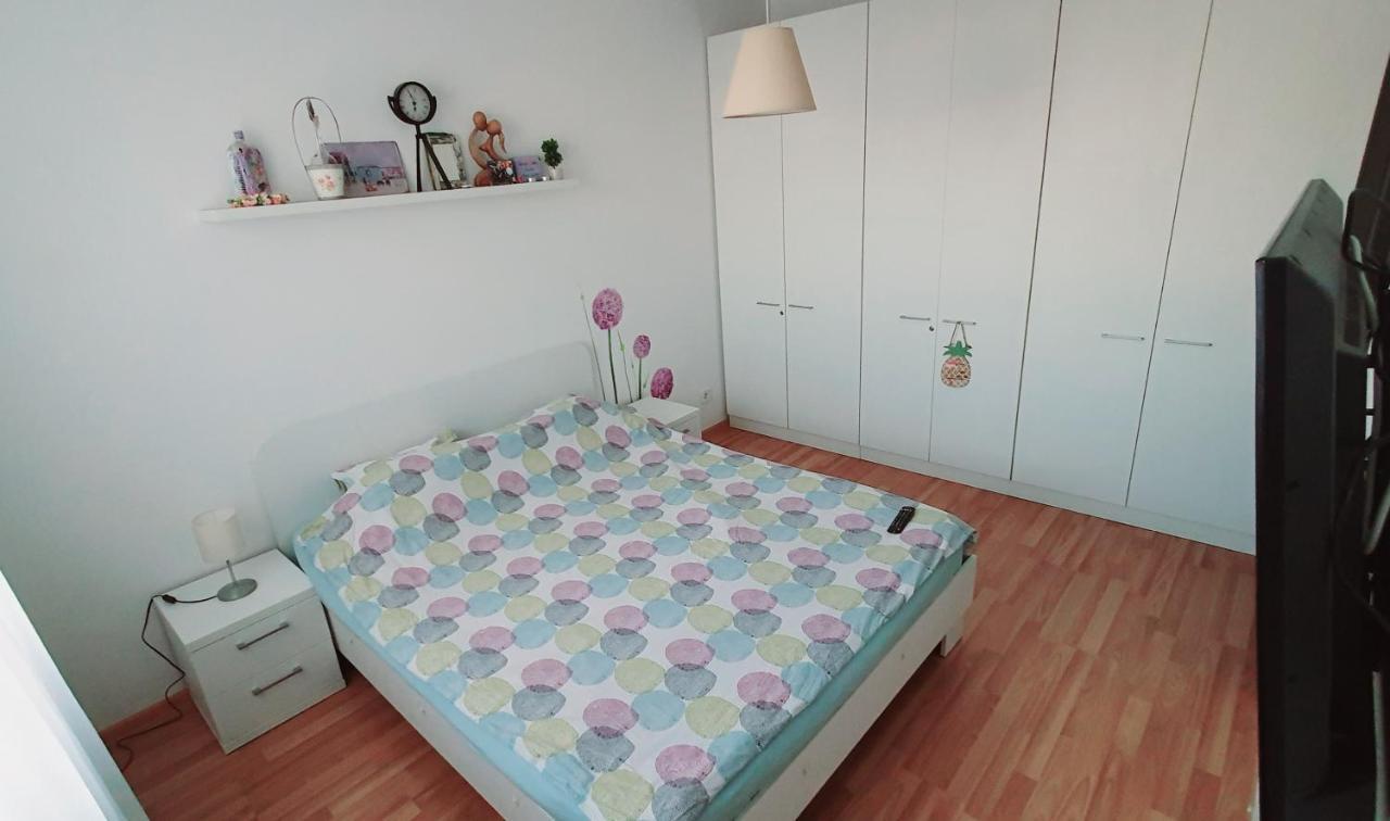 Cozy Apartament 3 Min To Subway 24H7 Check In Popesti-Leordeni Exterior photo